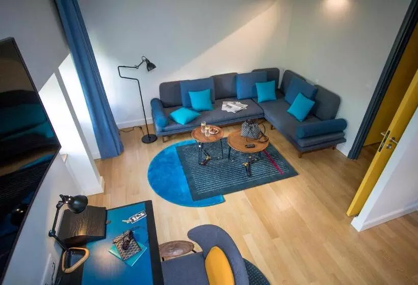 Suite Familiar, Fourviere