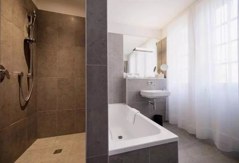 Suite Familiar, Fourviere
