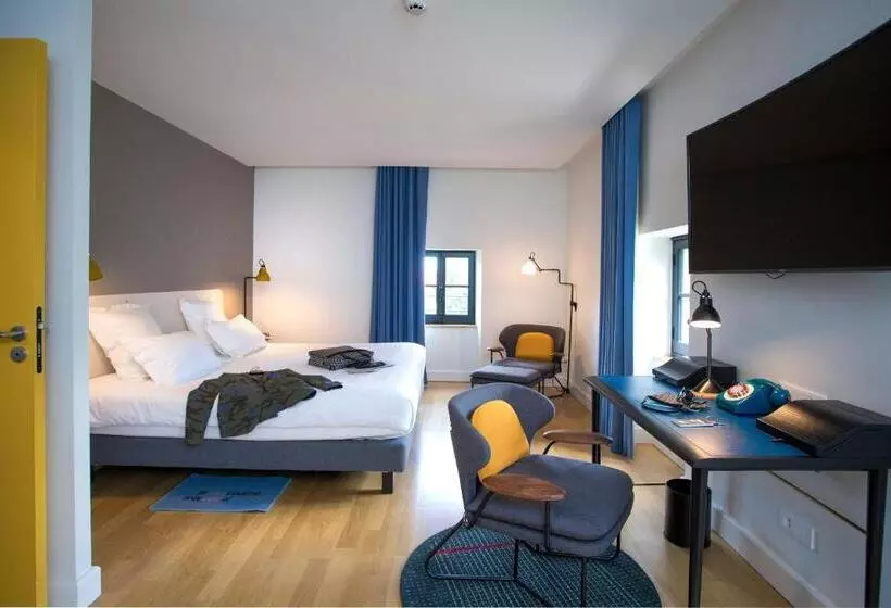 Suite Familiar, Fourviere