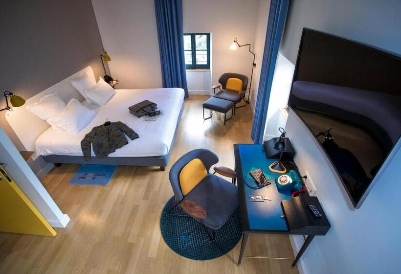 سوییت خانوادگی, Fourviere