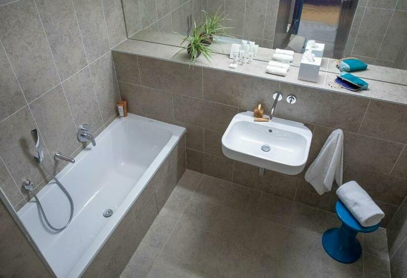 سوییت جونیور, Fourviere