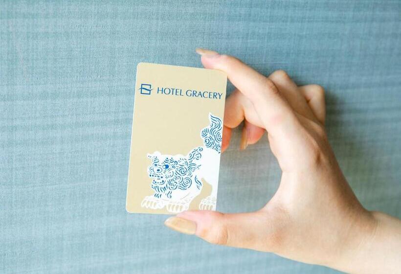 חדר סטנדרט לשלושה, Gracery Naha