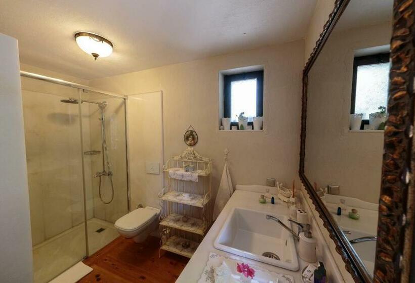 جناح, Ha La Bodrum