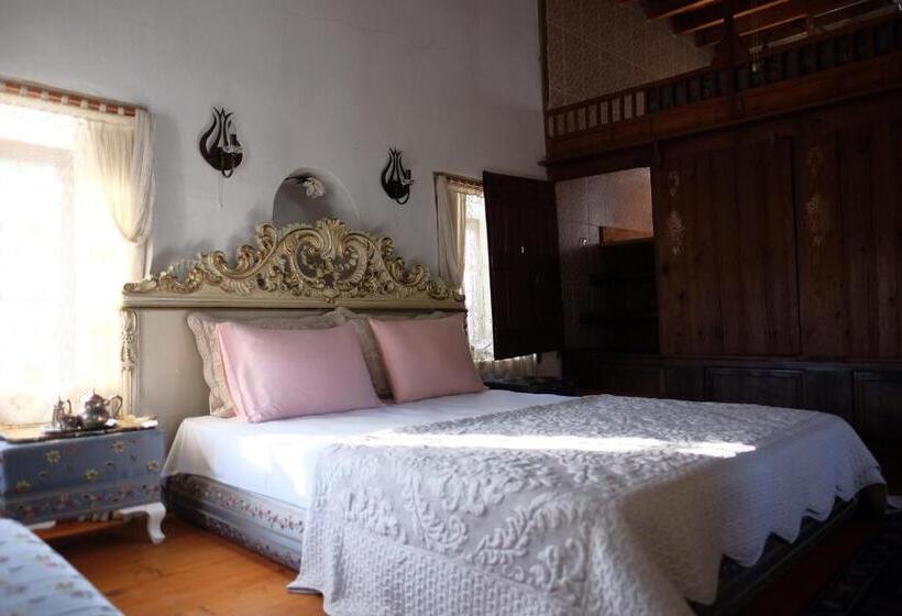 جناح سوبيريور, Ha La Bodrum