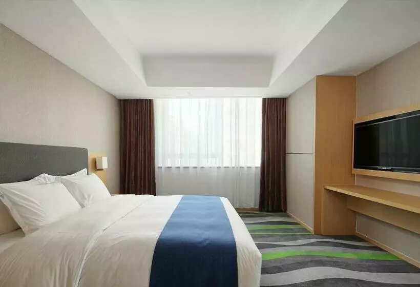 キングサイズベッドのスタンダードルーム, Holiday Inn Express Jinan High Tech Zone, An Ihg