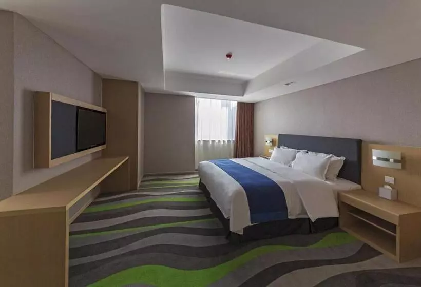 キングサイズベッドのスーペリアルーム, Holiday Inn Express Jinan High Tech Zone, An Ihg