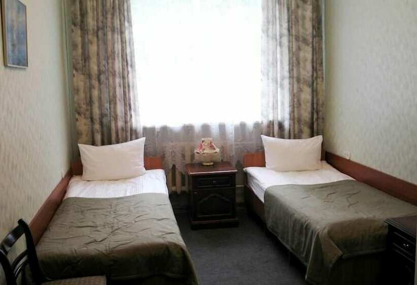 スタンダードルーム, Pakhra