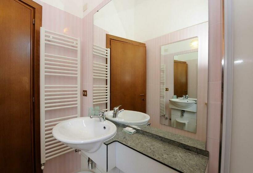 اتاق استاندارد سه نفره, San Sebastiano