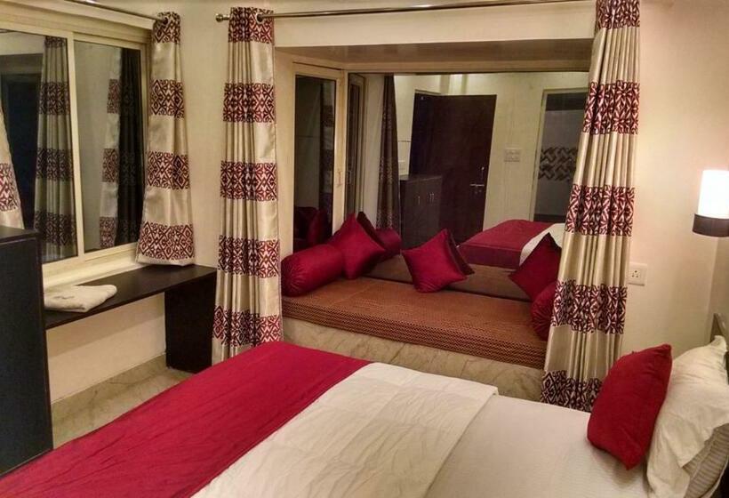 Deluxe Rum, Shiv Shakti Hostel