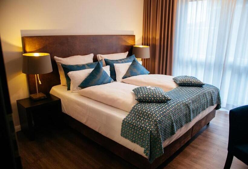 스위트, Strandhotel Luv