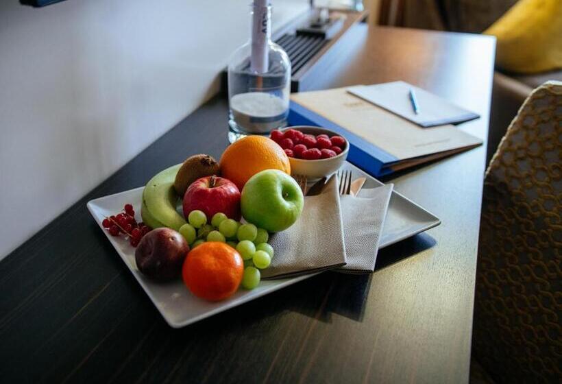 غرفة كومفورت مطلة علي البحر, Strandhotel Luv