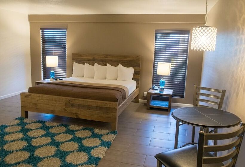 小型套房, Thunderbird Boutique