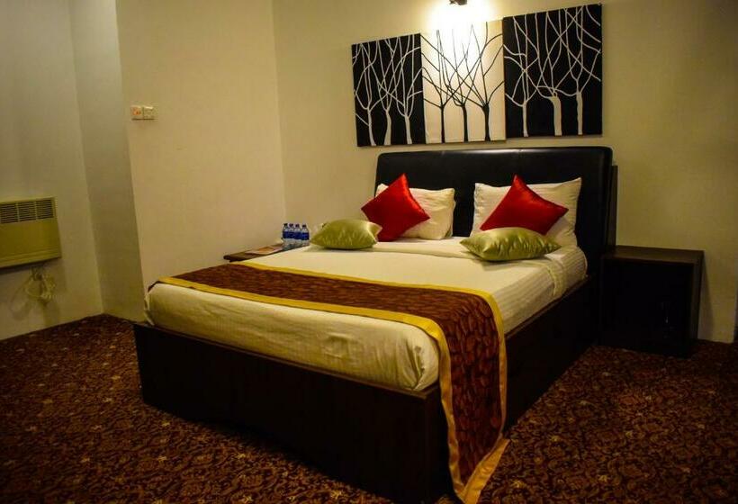 Deluxe Family Room, La Cottage Boutique Hotel & Restaurant