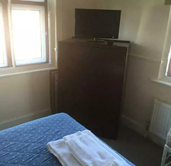 浴室共有のエコノミールーム, Colnbrook Lodge Guest House