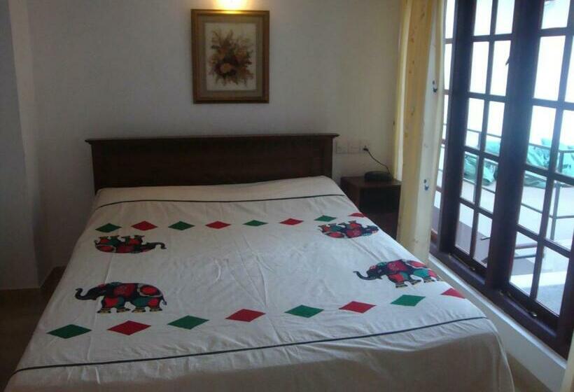 标准三人间, Days Inn