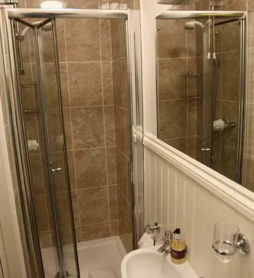 اتاق استاندارد, Kirkwood Guest House