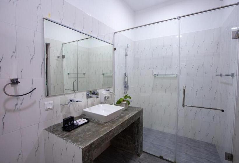 キングサイズベッドのスタンダードルーム, Sigiriya Wewa Addara Hotel Hotel By The Lake