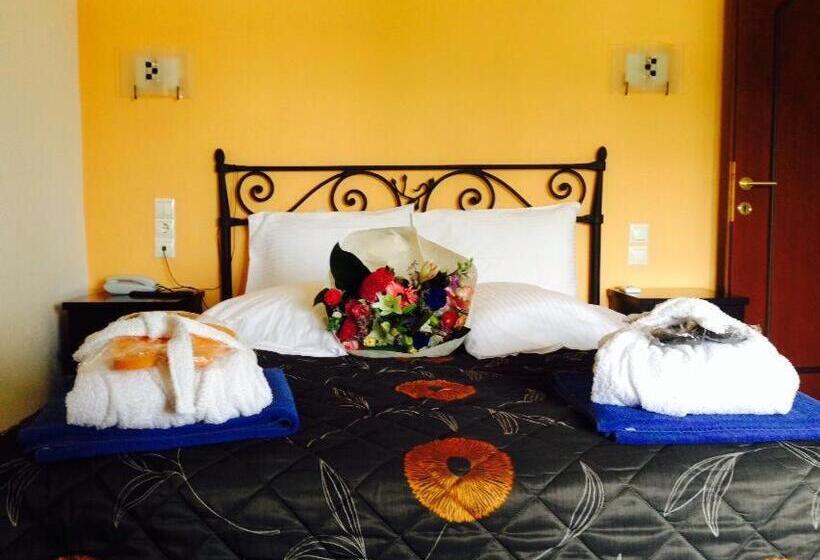 דירת חדר משפחתית, Skiathos Island Suites