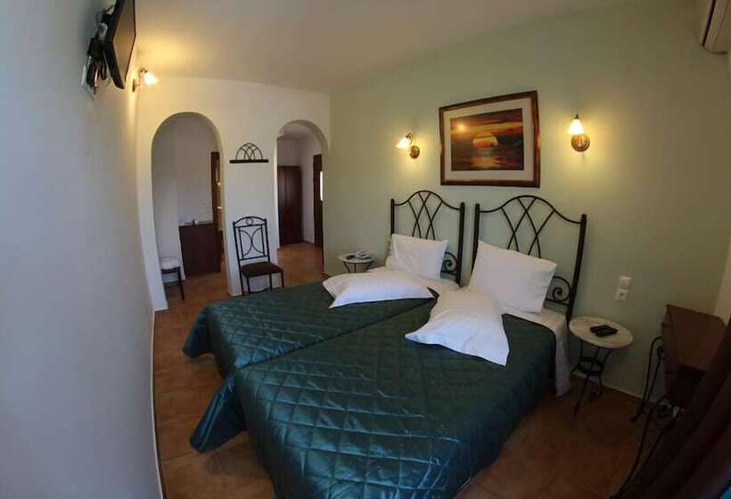 דירת חדר משפחתית, Skiathos Island Suites