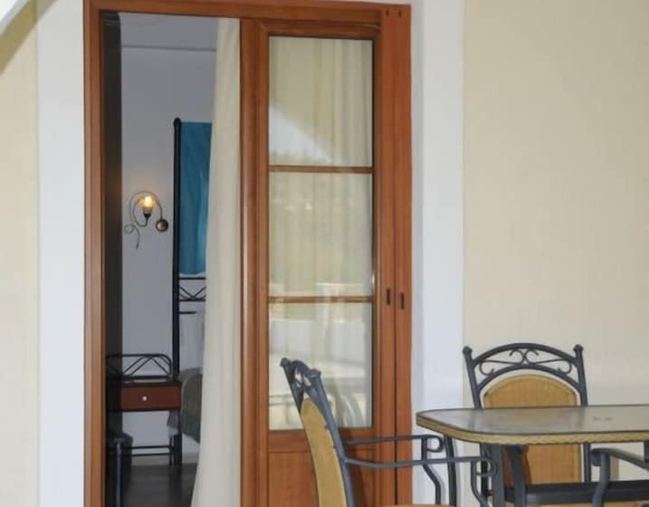 דירת חדר משפחתית, Skiathos Island Suites