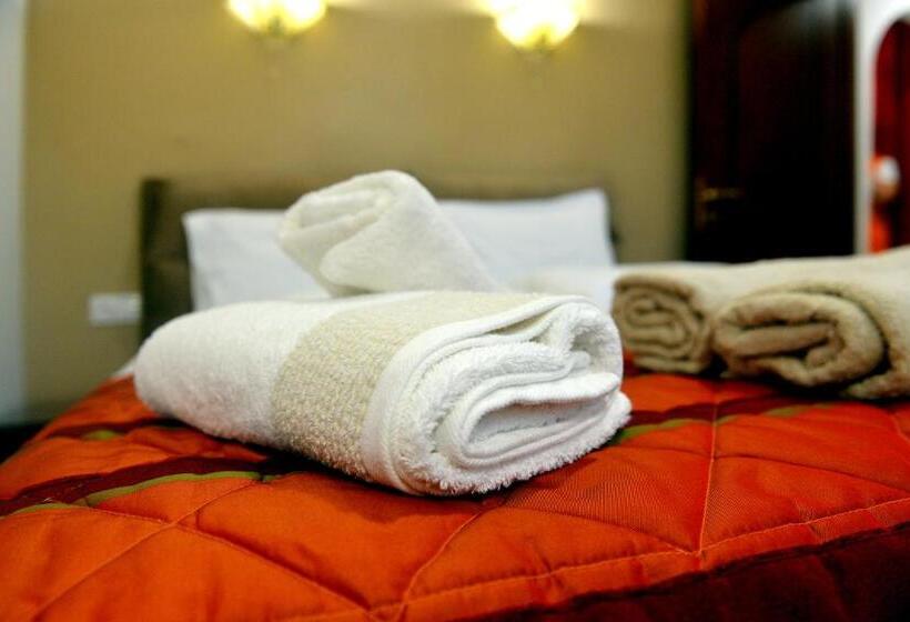 דירת חדר משפחתית, Skiathos Island Suites