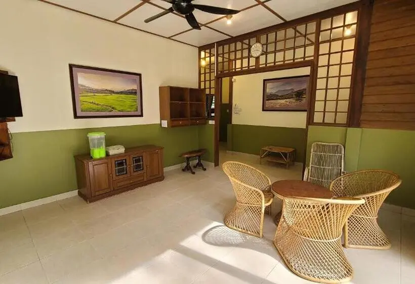 バスルーム共同エコノミー4人部屋, Sepilok B&b
