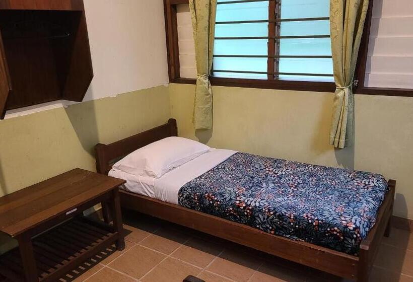 이코노미 쿼드러플룸(공용 화장실), Sepilok B&b