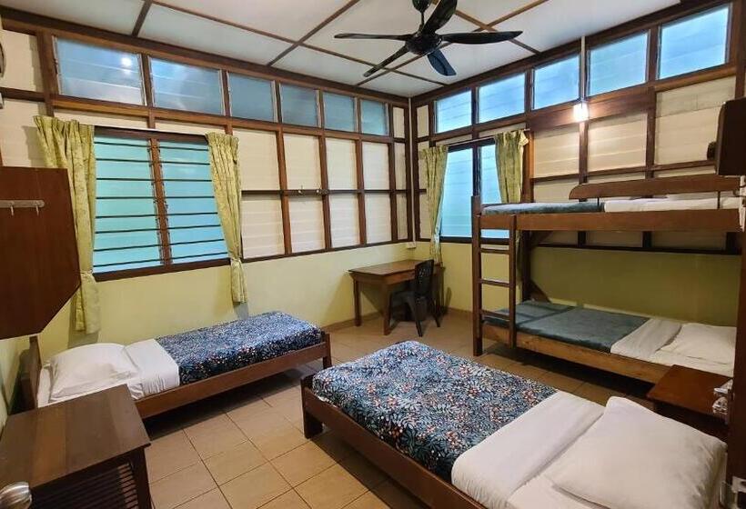 이코노미 쿼드러플룸(공용 화장실), Sepilok B&b