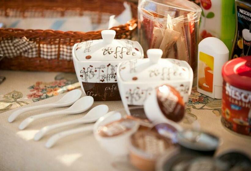 استودیوی استاندارد, Anelia Boutique Studios & Apartments