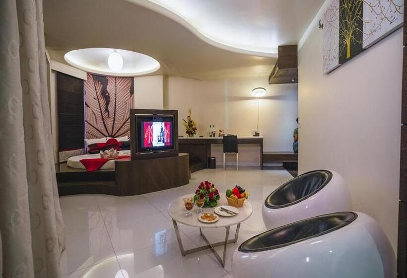 سوییت جونیور, Barsana Hotel & Resort Siliguri