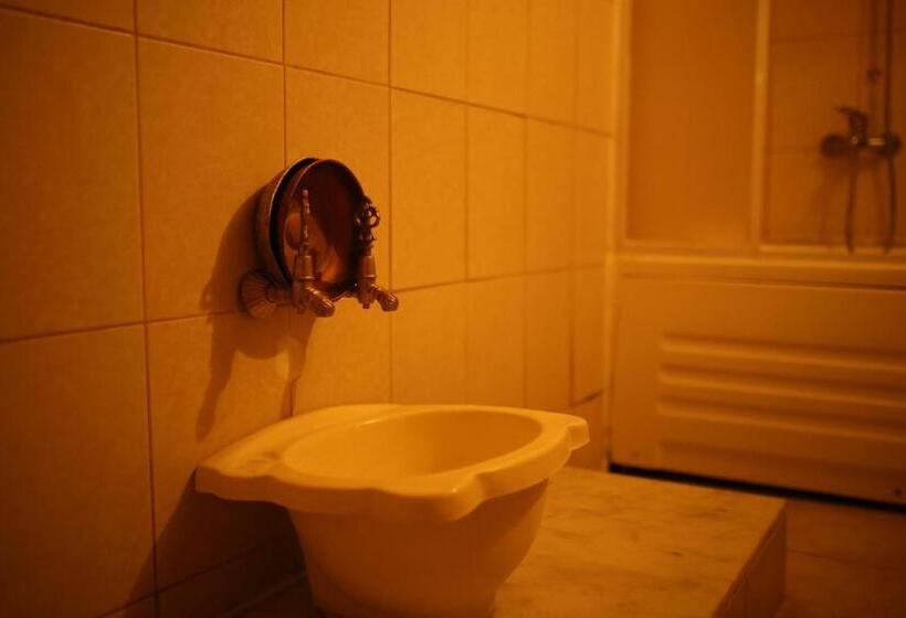 家庭套房, Antik Cave House