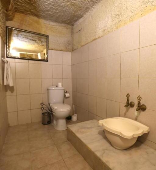 家庭套房, Antik Cave House