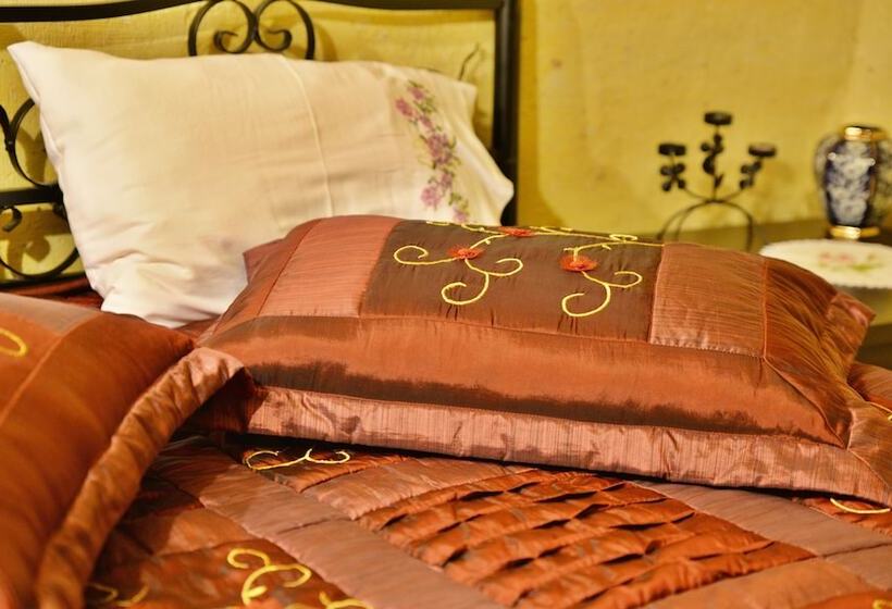 家庭套房, Antik Cave House