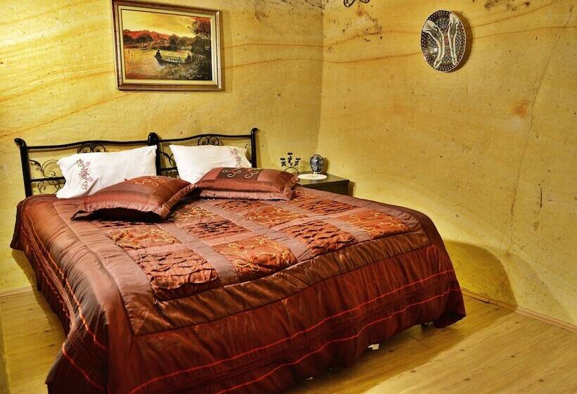 家庭套房, Antik Cave House