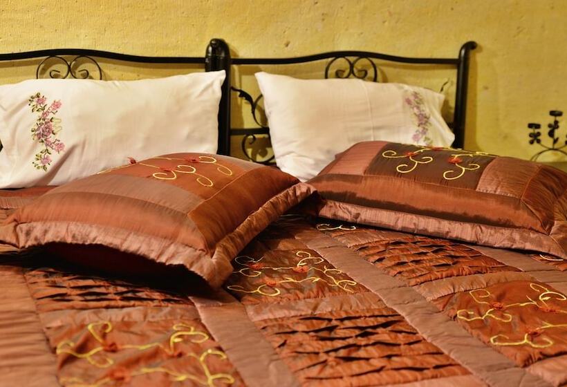 家庭套房, Antik Cave House