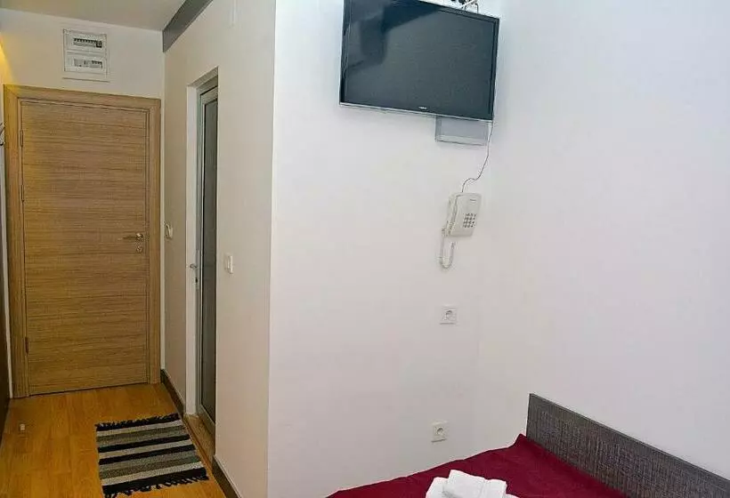 اتاق استاندارد یک نفره, De Koka