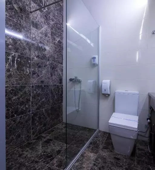 اتاق سوپریور سه تخته, De Koka