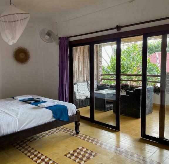 غرفة قياسية مزوَّدة بشُرفة, Kep Lodge