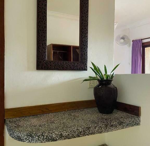 غرفة قياسية مزوَّدة بشُرفة, Kep Lodge