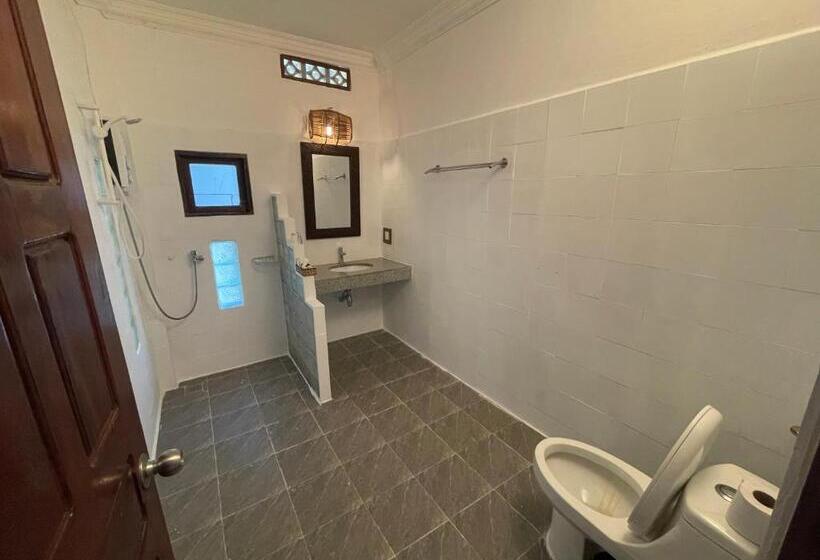 غرفة قياسية مزوَّدة بشُرفة, Kep Lodge