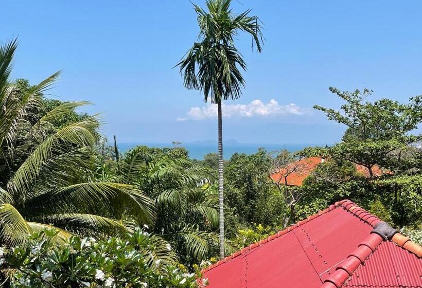 غرفة قياسية رباعية مزودة بشُرفة, Kep Lodge