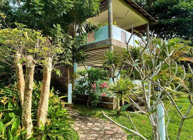 غرفة قياسية مزوَّدة بشُرفة, Kep Lodge