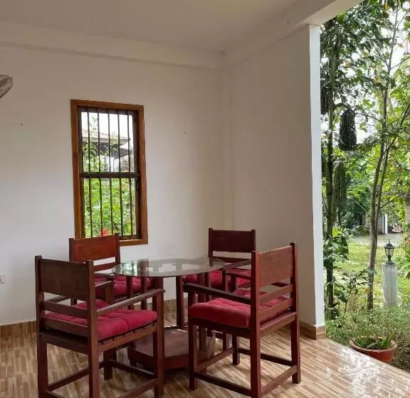 سوییت خانوادگی, Kep Lodge