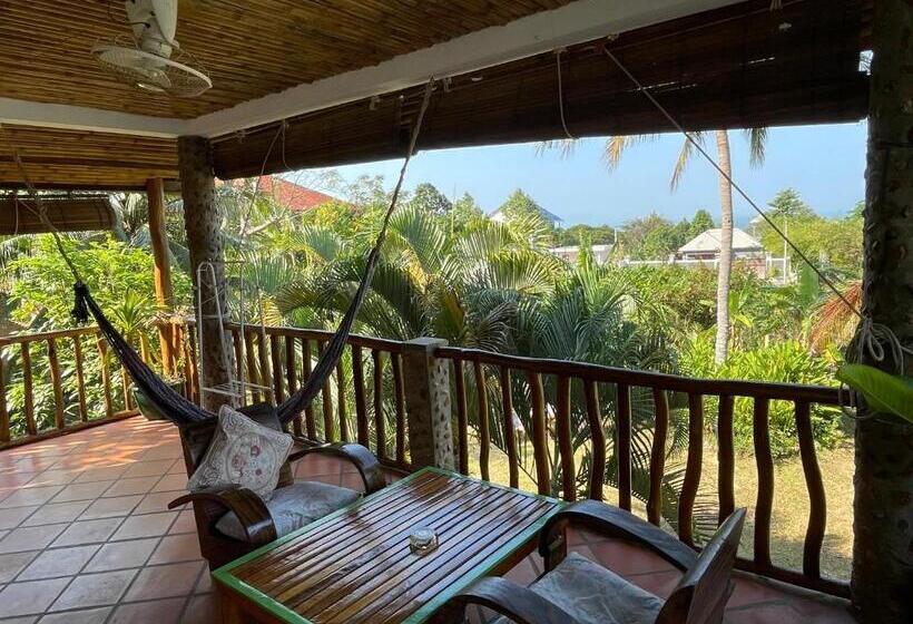 غرفة قياسية رباعية مطلة على البحر, Kep Lodge