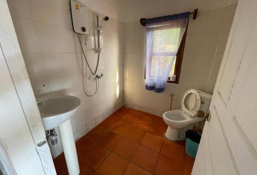 بنجلو عائلى, Kep Lodge