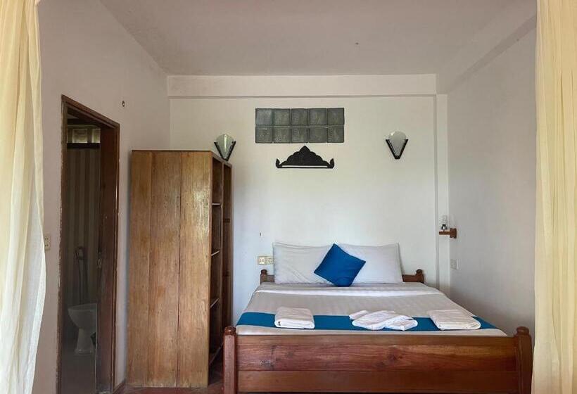 غرفة قياسية رباعية مطلة على الحديقة, Kep Lodge