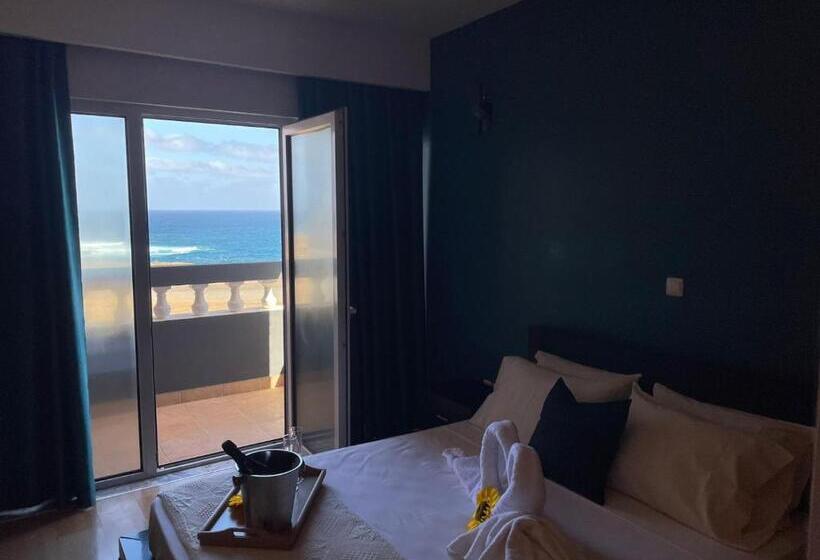 سوییت جونیور با چشم‌انداز دریا, Residencial Sol Point Art