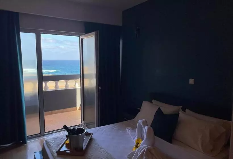 سوییت جونیور با چشم‌انداز دریا, Residencial Sol Point Art