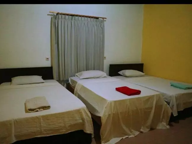 اتاق لوکس سه تخته, Syifa Homestay