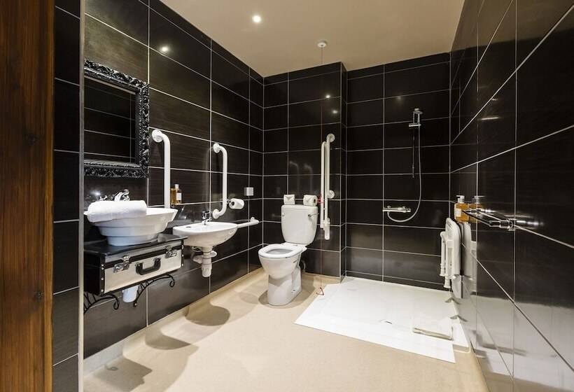 장애인용 디럭스룸, The Shankly